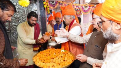 Raipur News: Culture Minister Brijmohan Aggarwal today offered prayers in various religious places of the capital Raipur on the occasion of the consecration of Shri Ramlala.